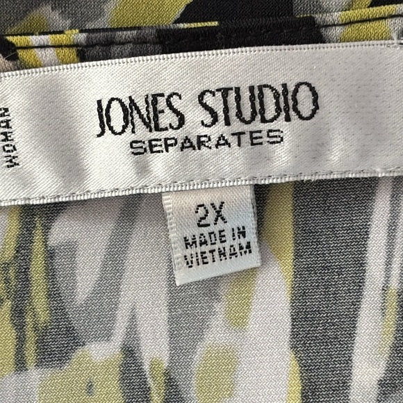 Jones Studio Separates Sleeveless Floral Print Drape Neck Blouse - Picture 4 of 6